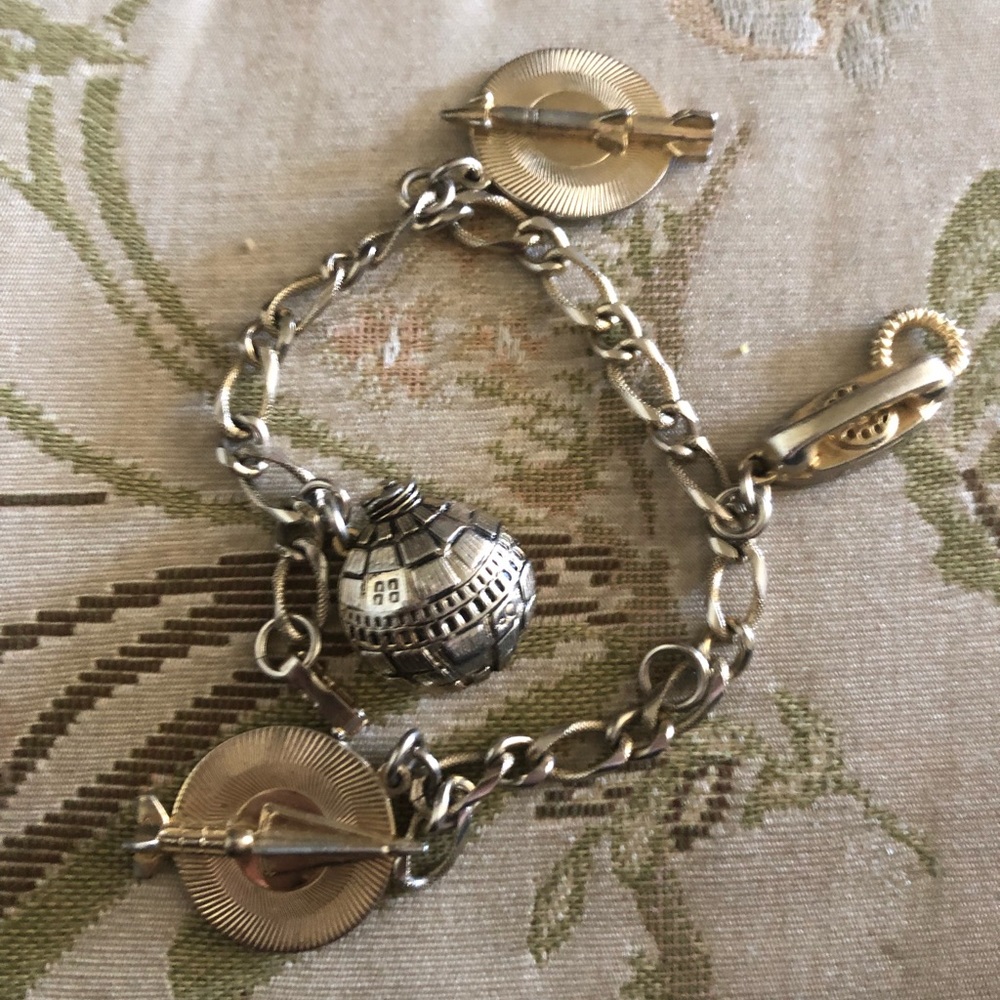 🇺🇸💣Oppenheimer- Vintage Rugin War Theme Charm Bracelet-538 $50 or $45 w/offer